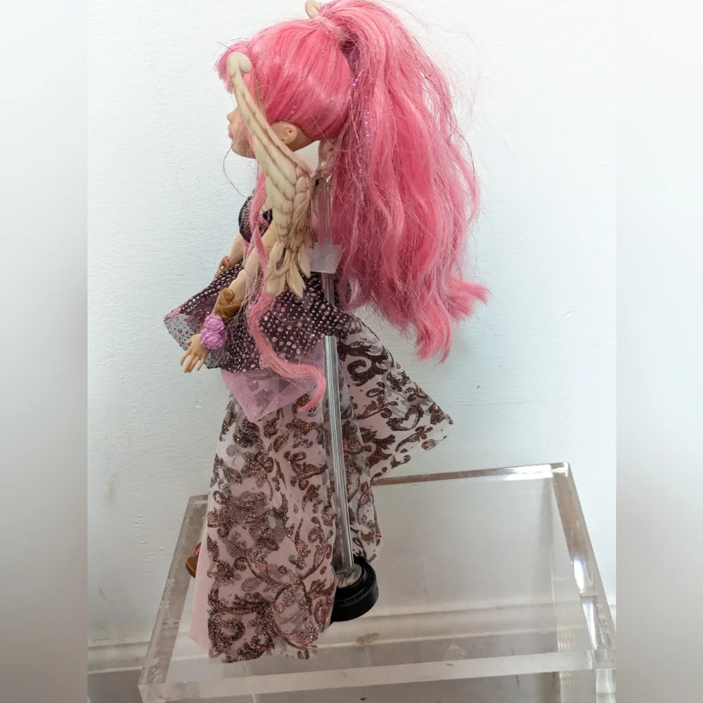 Ever After High Thronecoming C. A. Cupid Doll 2013 Mattel And Accessories, Stand